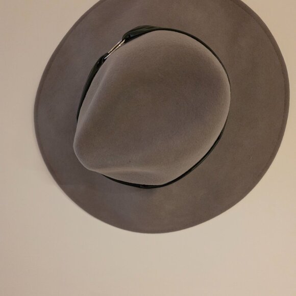 Hat - Picture 3 of 5